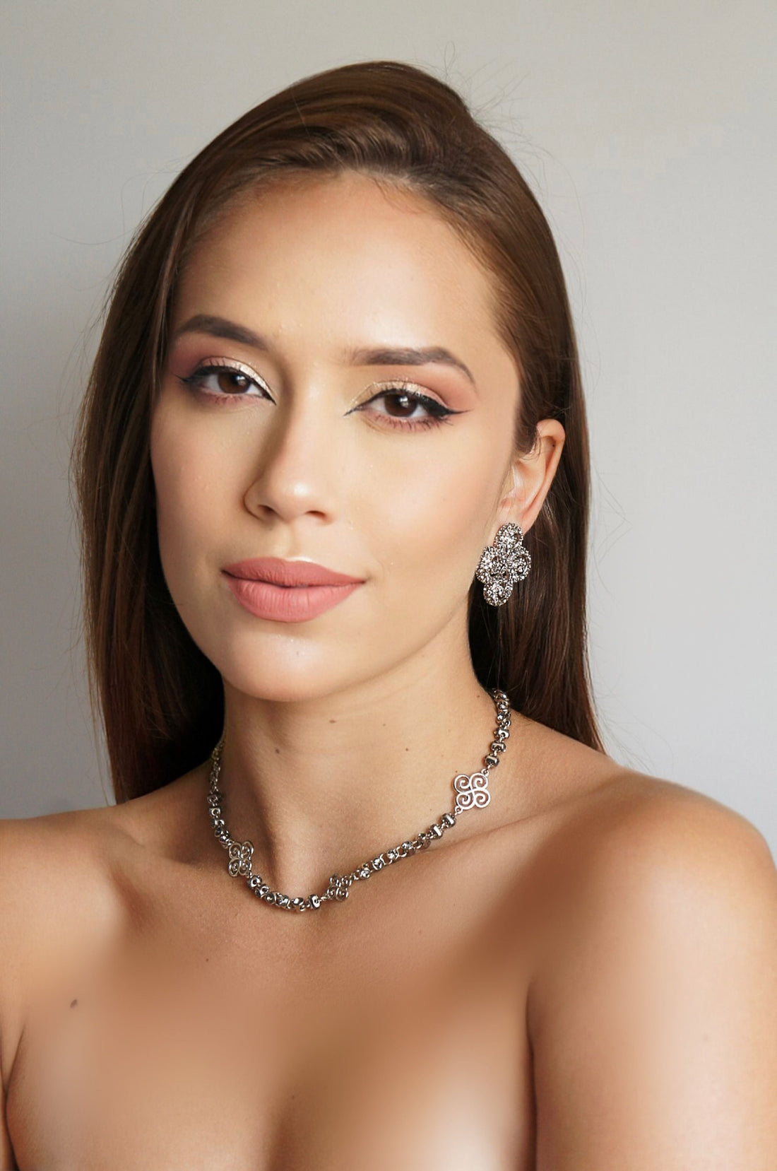 BRINCO IDENTIDADE CRAVEJADO PRATA