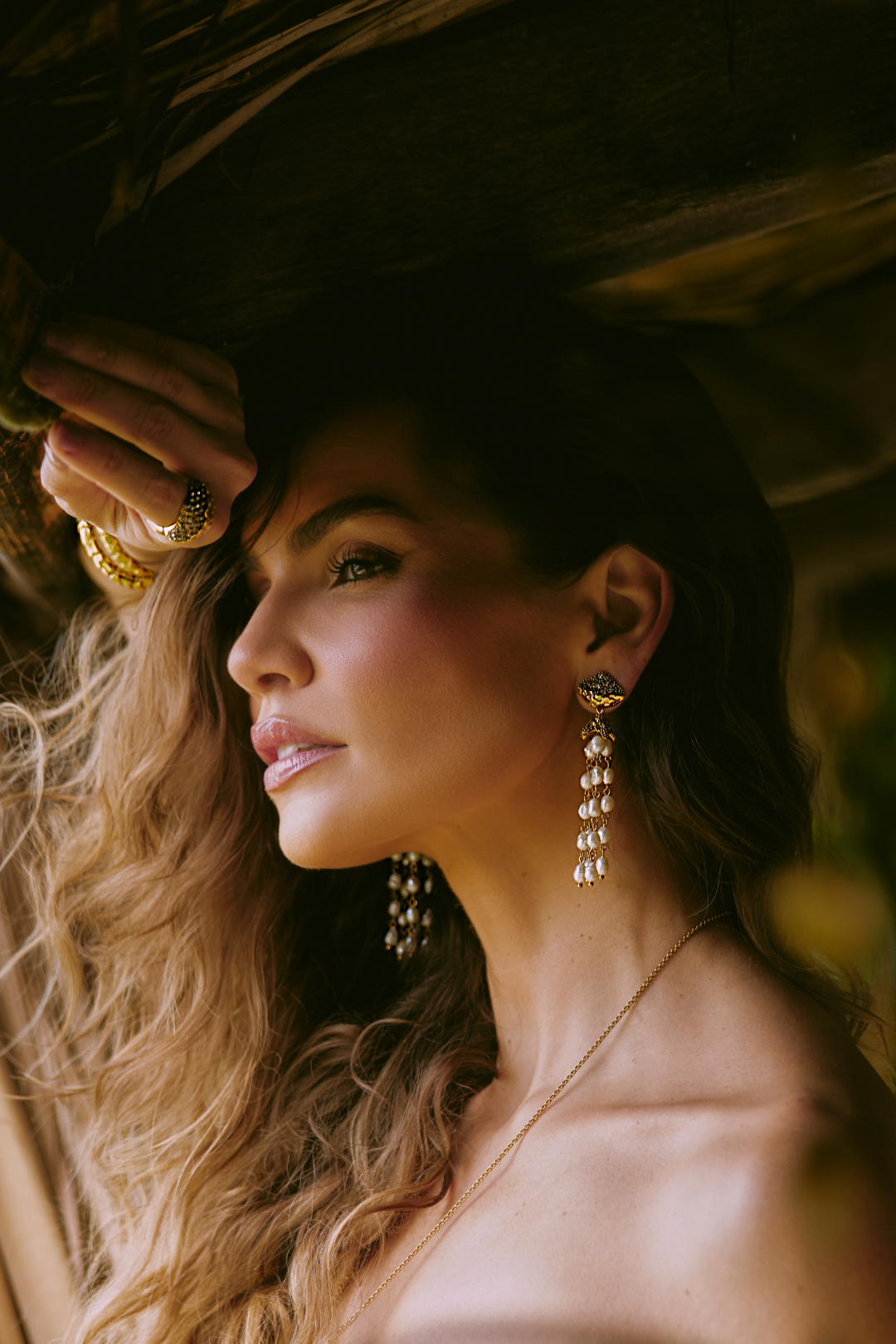 BRINCO MARÉ ESCAMAS ARRAIA PÉROLAS CHOC PRATA