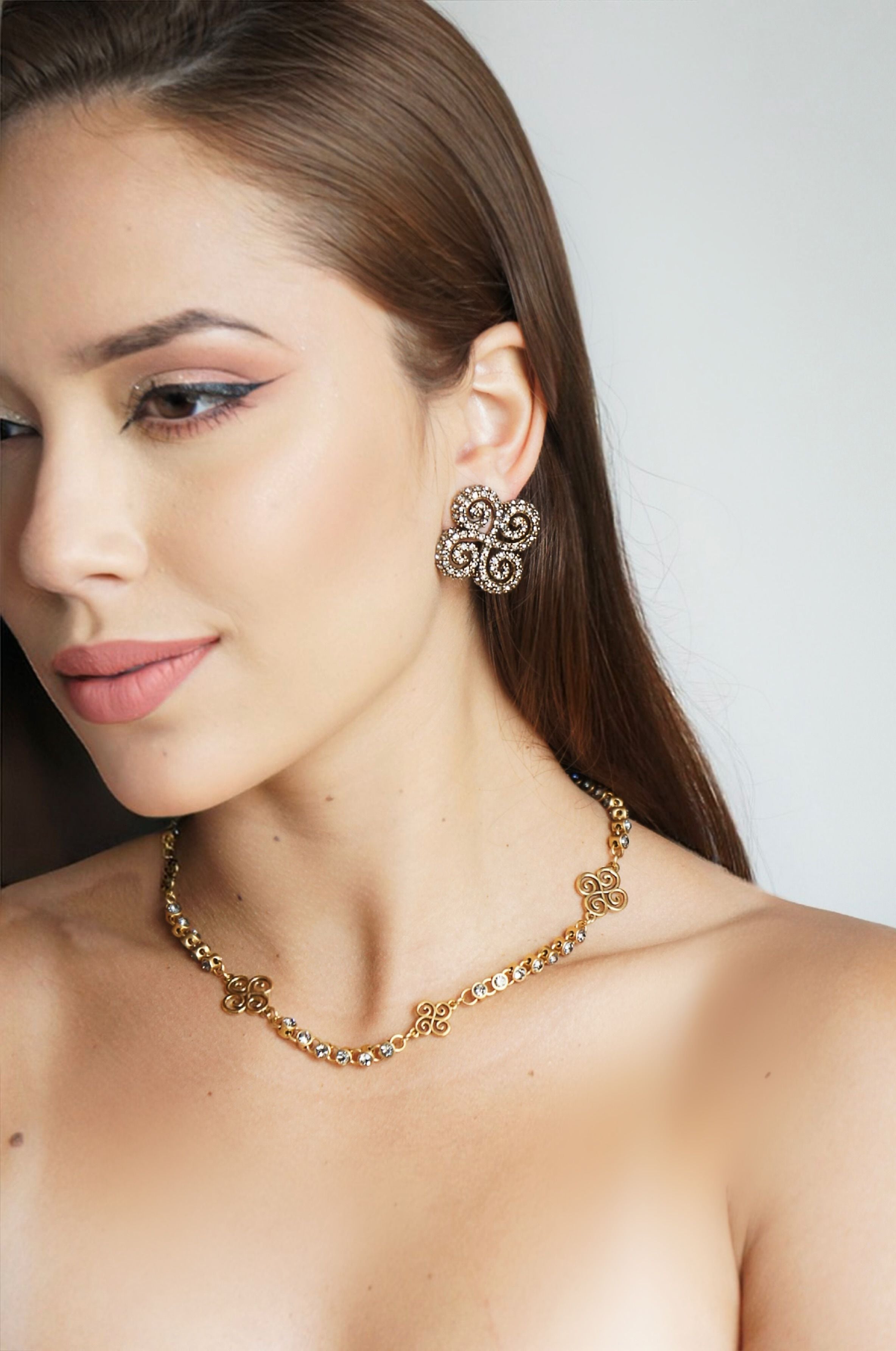 BRINCO IDENTIDADE CRAVEJADO OURO