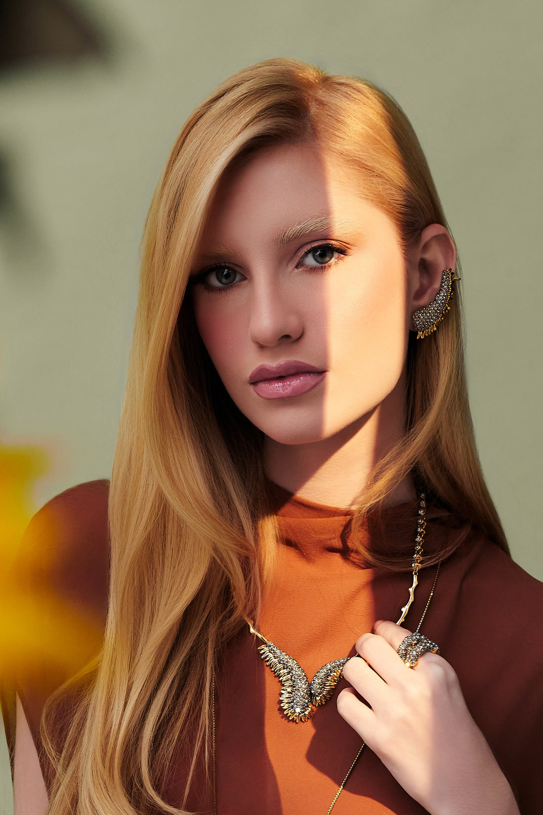 COLAR GIRASSOL CONCEITO OURO