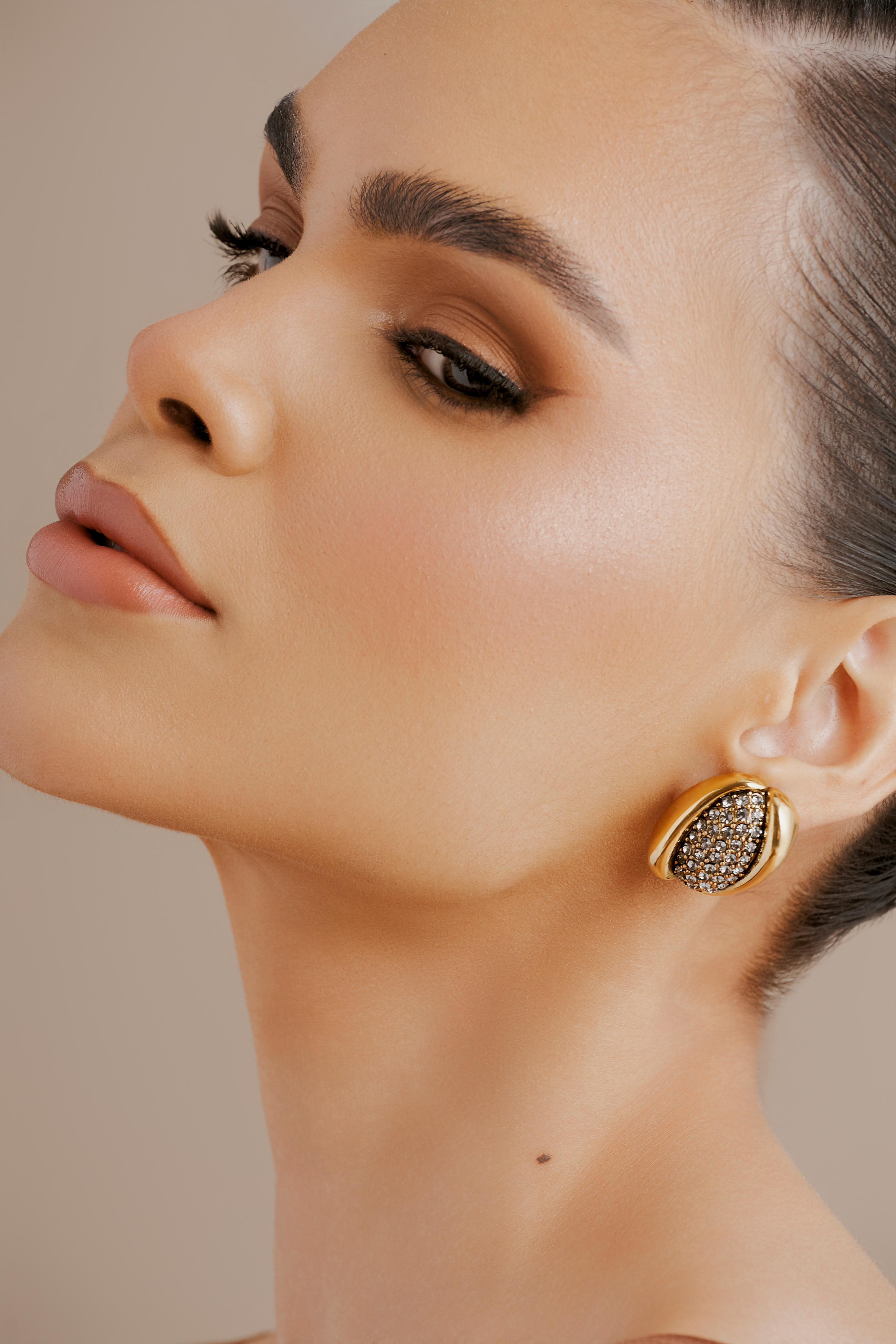 BRINCO CLÁSSICO SOFIA G CRAVEJADO OURO