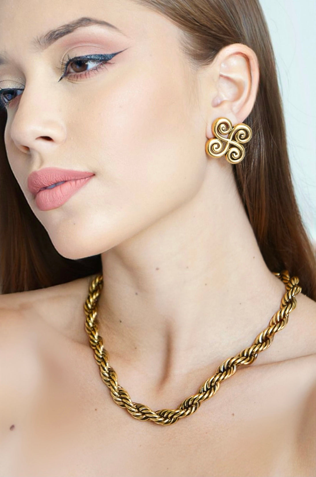 BRINCO IDENTIDADE POLIDO OURO