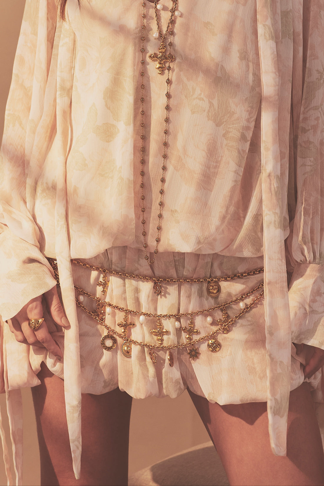 CINTO GUIA CORRENTE MEDALHAS OURO