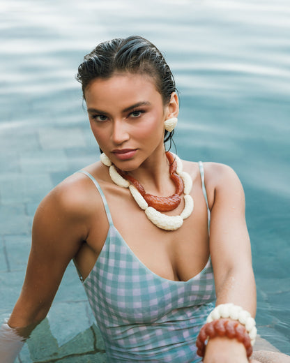 COLAR MARÉ ESCAMAS RESINA G OFF-WHITE