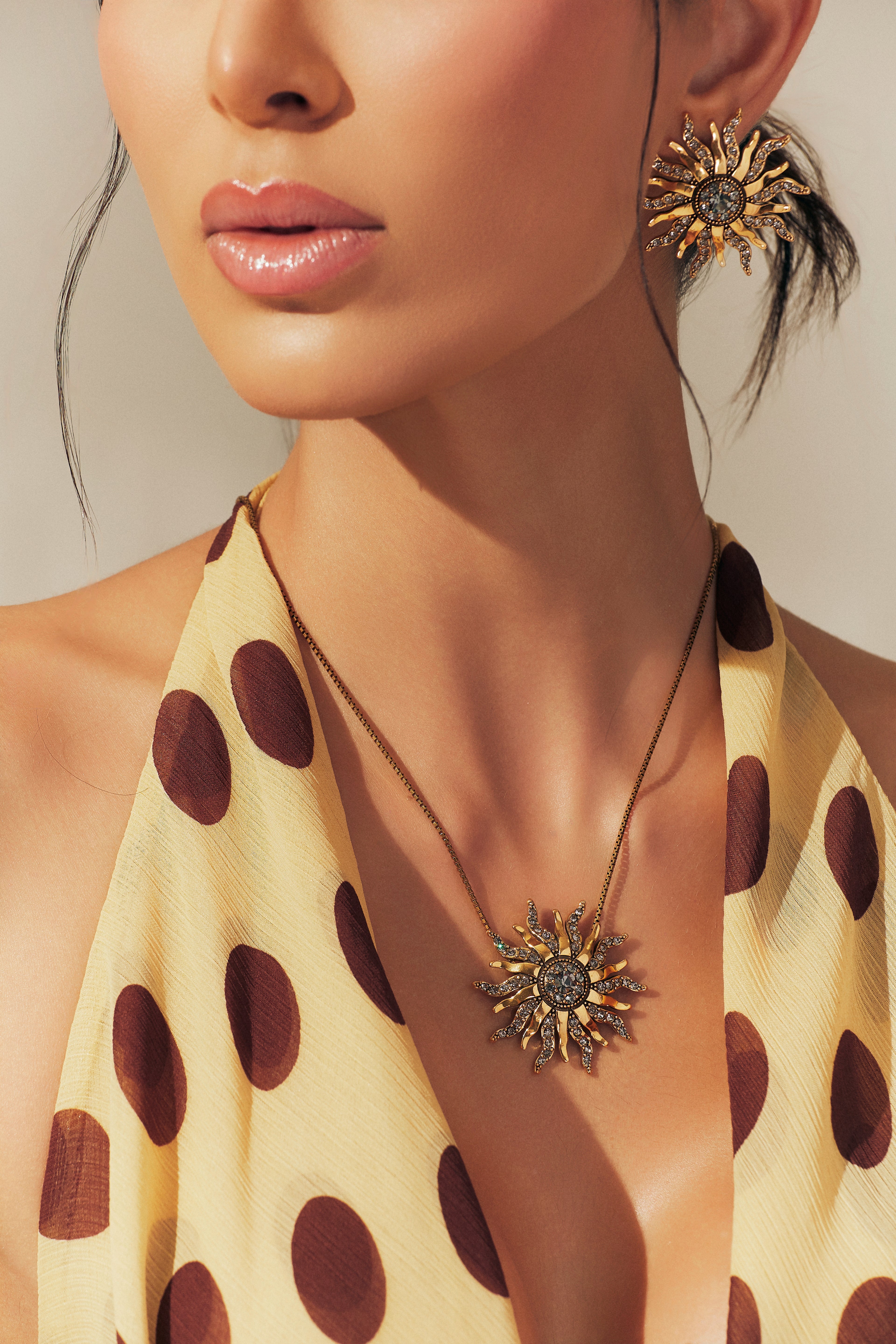 COLAR SOLAR CORRENTE 70CM PG G OURO