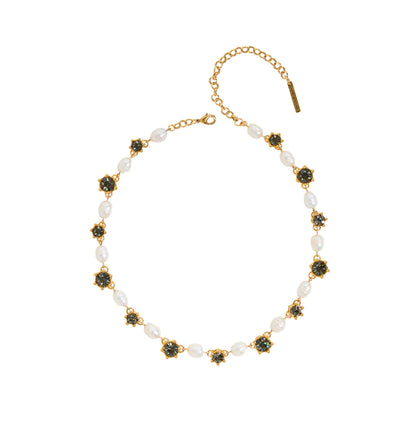 COLAR HIBISCO RIVIERA CONCEITO PÉROLAS STRASS OURO